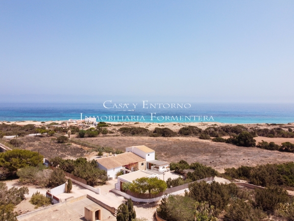 Villa Ristrutturata con Vista Mare a Cala en Baster, Formentera