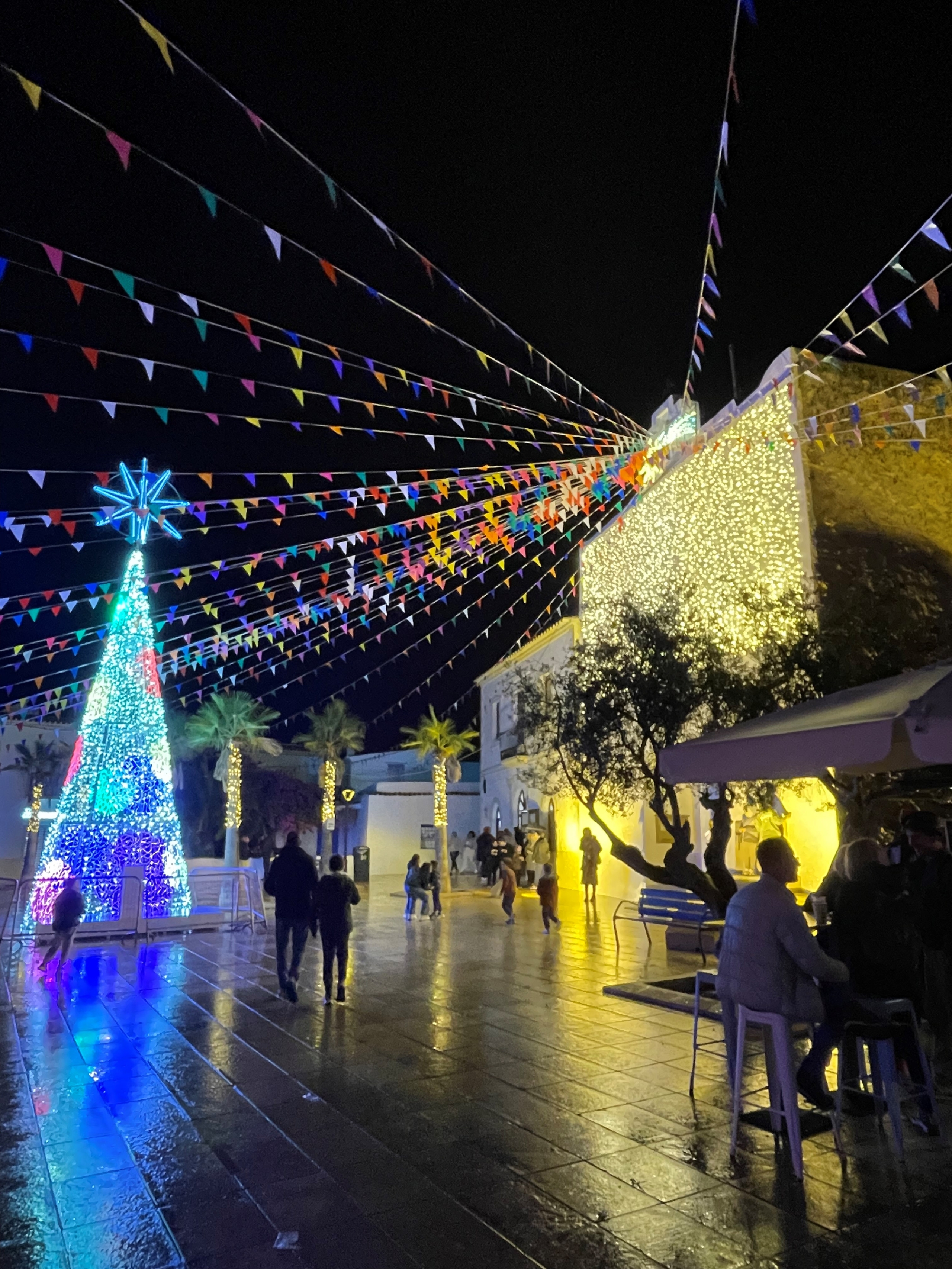 Il Magico Mercat de Nadal a Formentera: Un Cuore Natalizio tra Luci e Sapori Locali