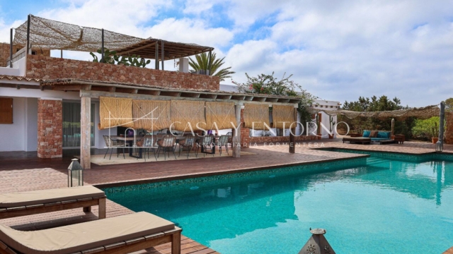 Villa de Lujo con Piscina, Cine y Azotea