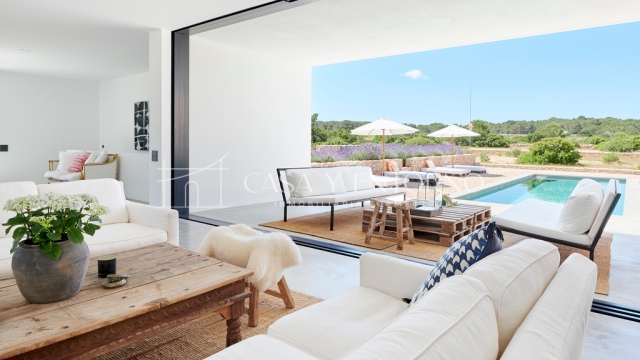 Contemporary Luxury Villa with Sea View and Pool