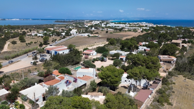 Casita en venta en Es Pujols, Formentera con jardín