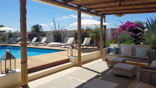 Propiedad de Lujo con Villa, Bungalows y Piscina en Venta